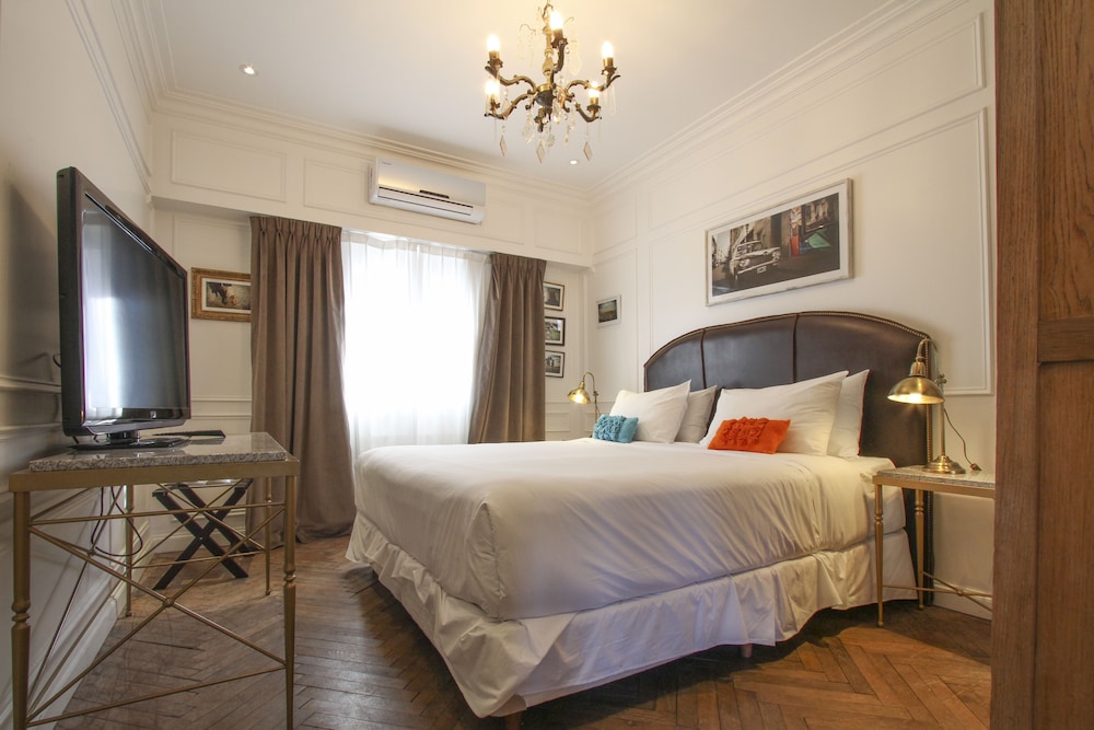 DELUXE, PENTHOUSE