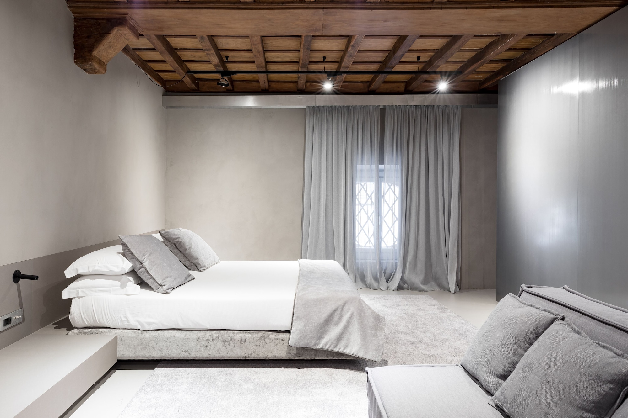 SUPERIOR, DOUBLE BED
