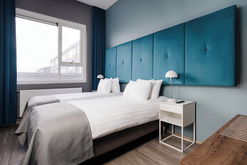 ECONOMY, TWIN BEDS