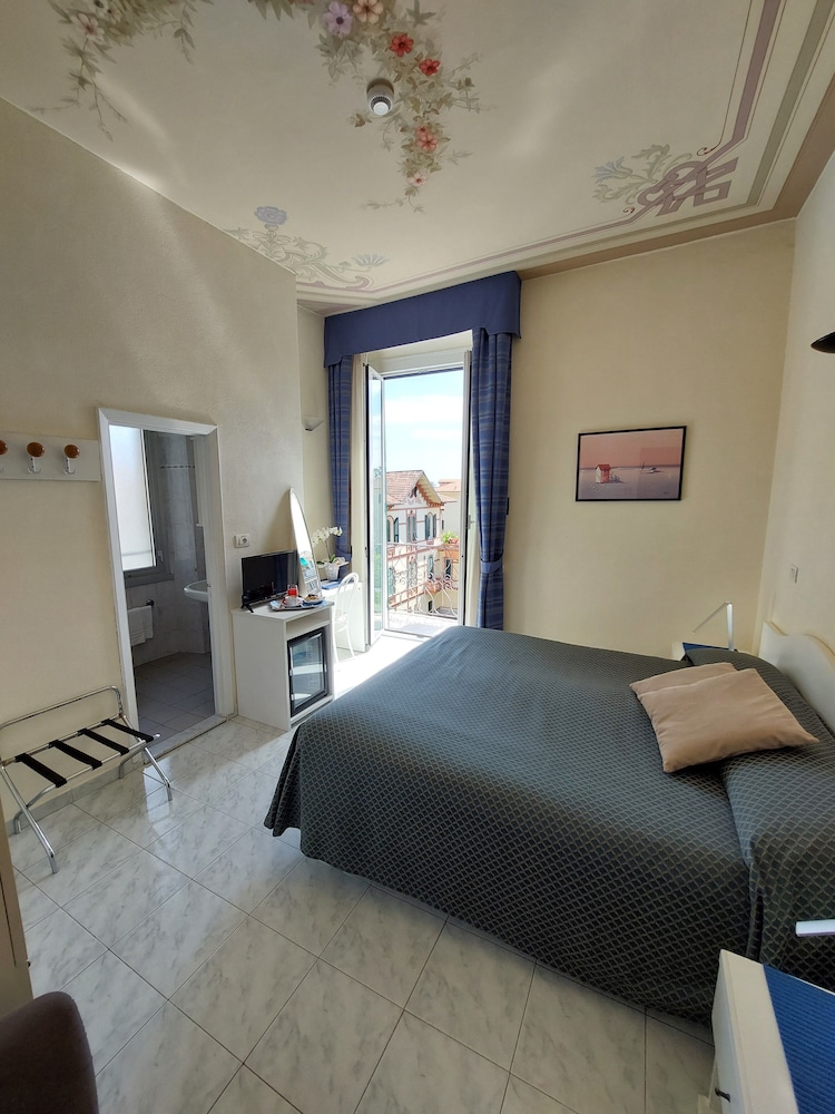 SUPERIOR, DOUBLE BED, BALCONY