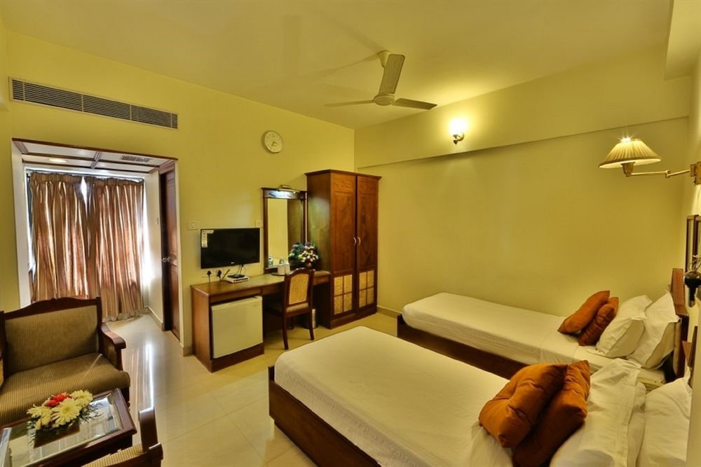 DELUXE, TWIN BEDS