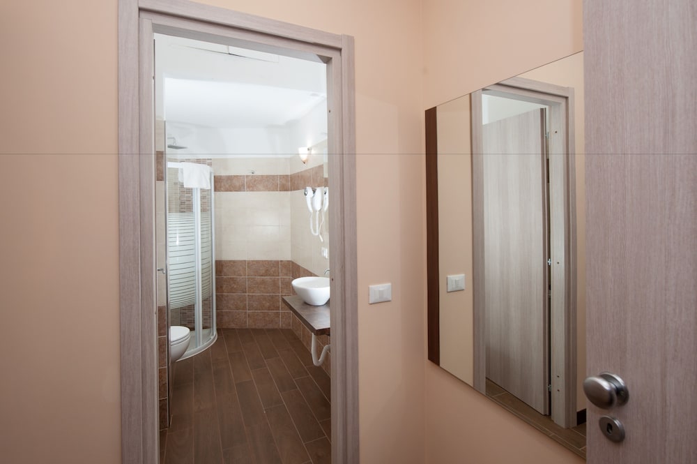 Trinity Luxury Rooms 65/66
