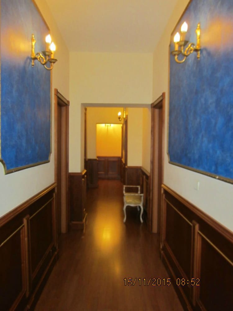 Bramble Luxury Suites 68/85