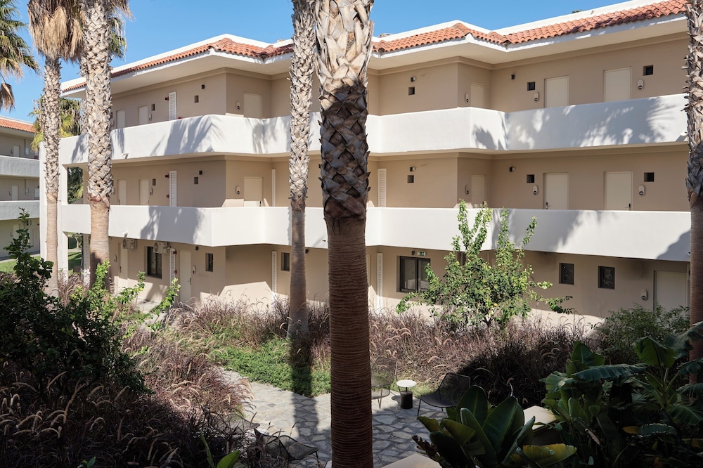 Atlantica Thalassa Hotel 3/44