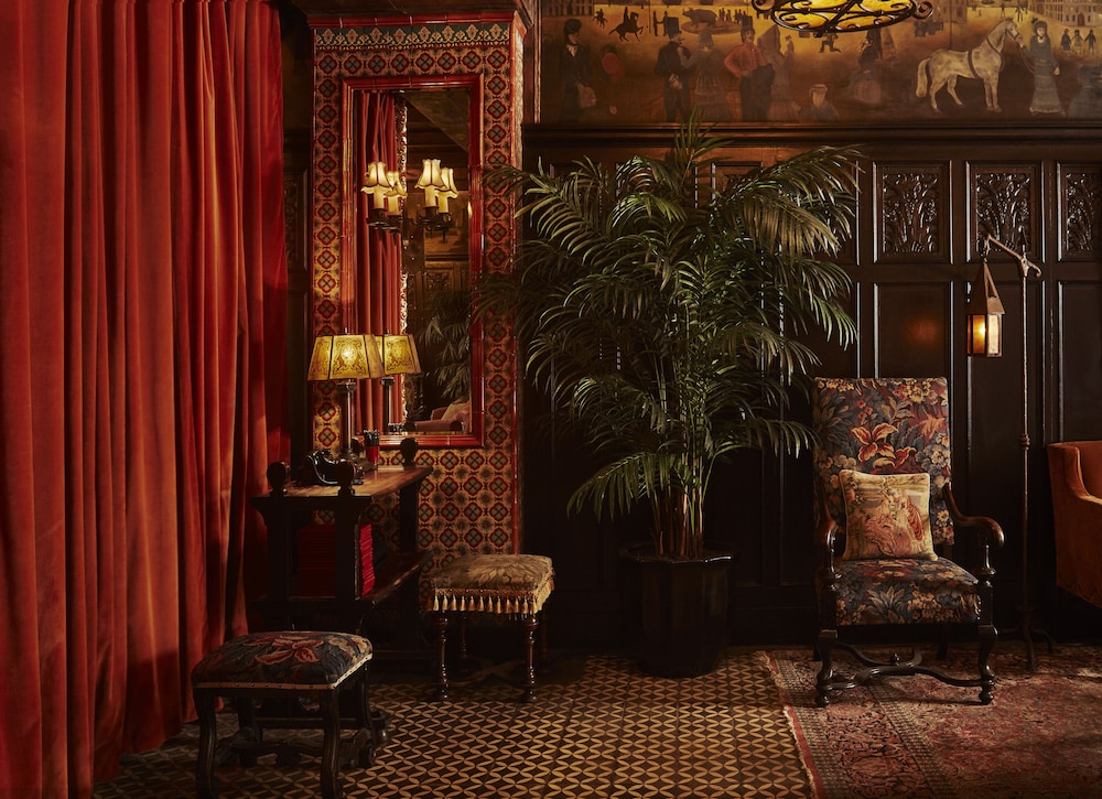 The Bowery Hotel 34/62