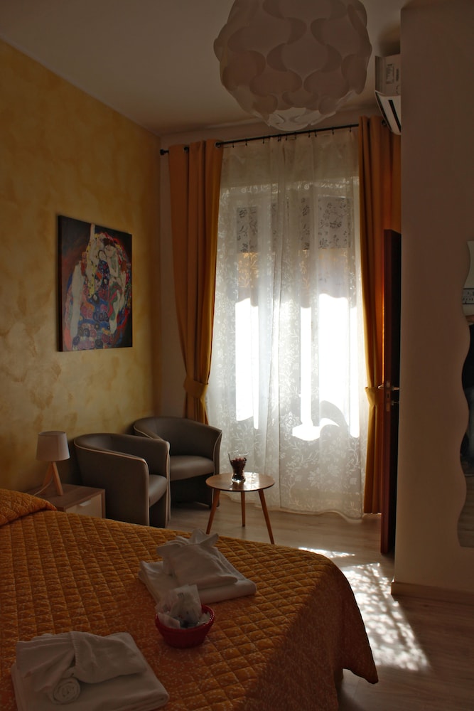 Damiani Sister Guest House 31/50