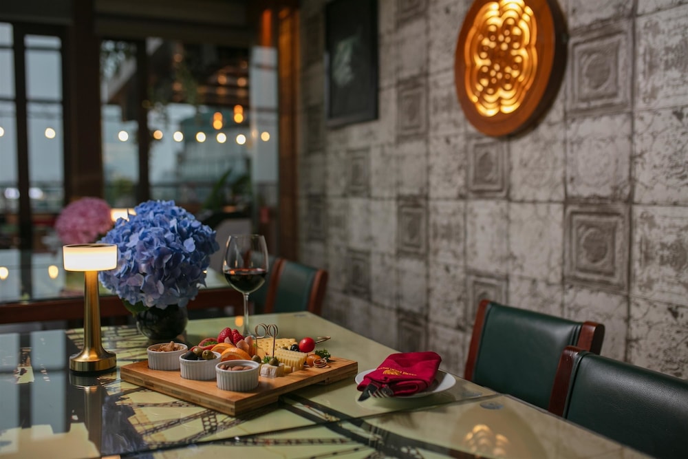 Hanoi Pearl Hotel 60/72