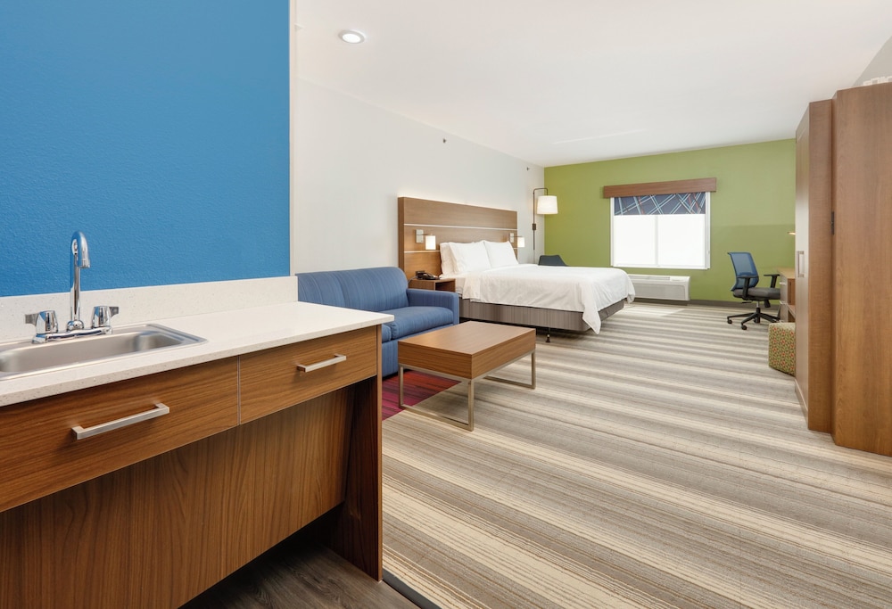 Holiday Inn Express Hotel And Suites Denton Unt Twu 31/68