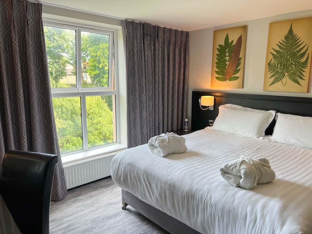 Redcastle Hotel 4/50