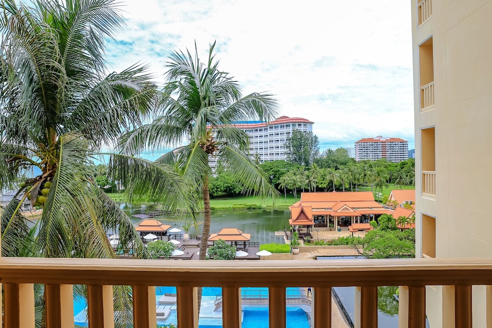 Dusit Thani Hua Hin 12/94