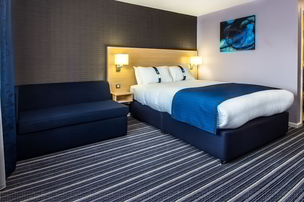 Holiday Inn Express Manchester Airport 16/74