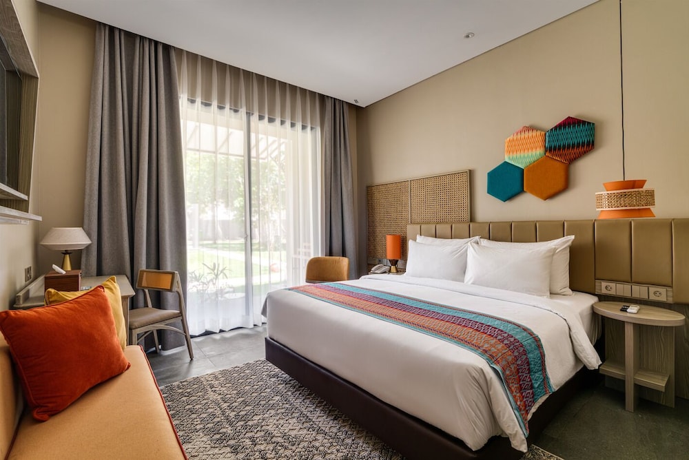 ULTIMATE, DELUXE, DOUBLE BED, POOL VIEW