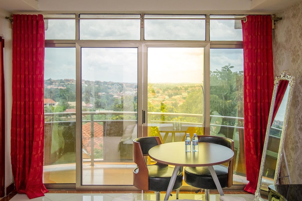 Sal's Boutique Hotel 26/35