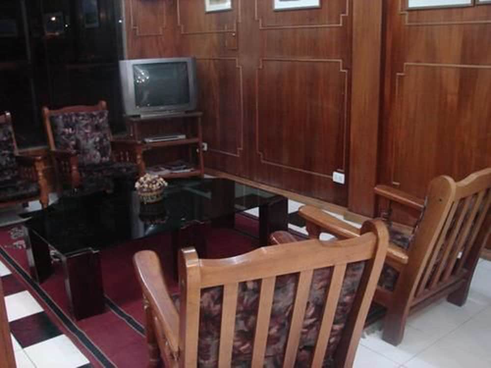 Cheltum Hotel 14/32