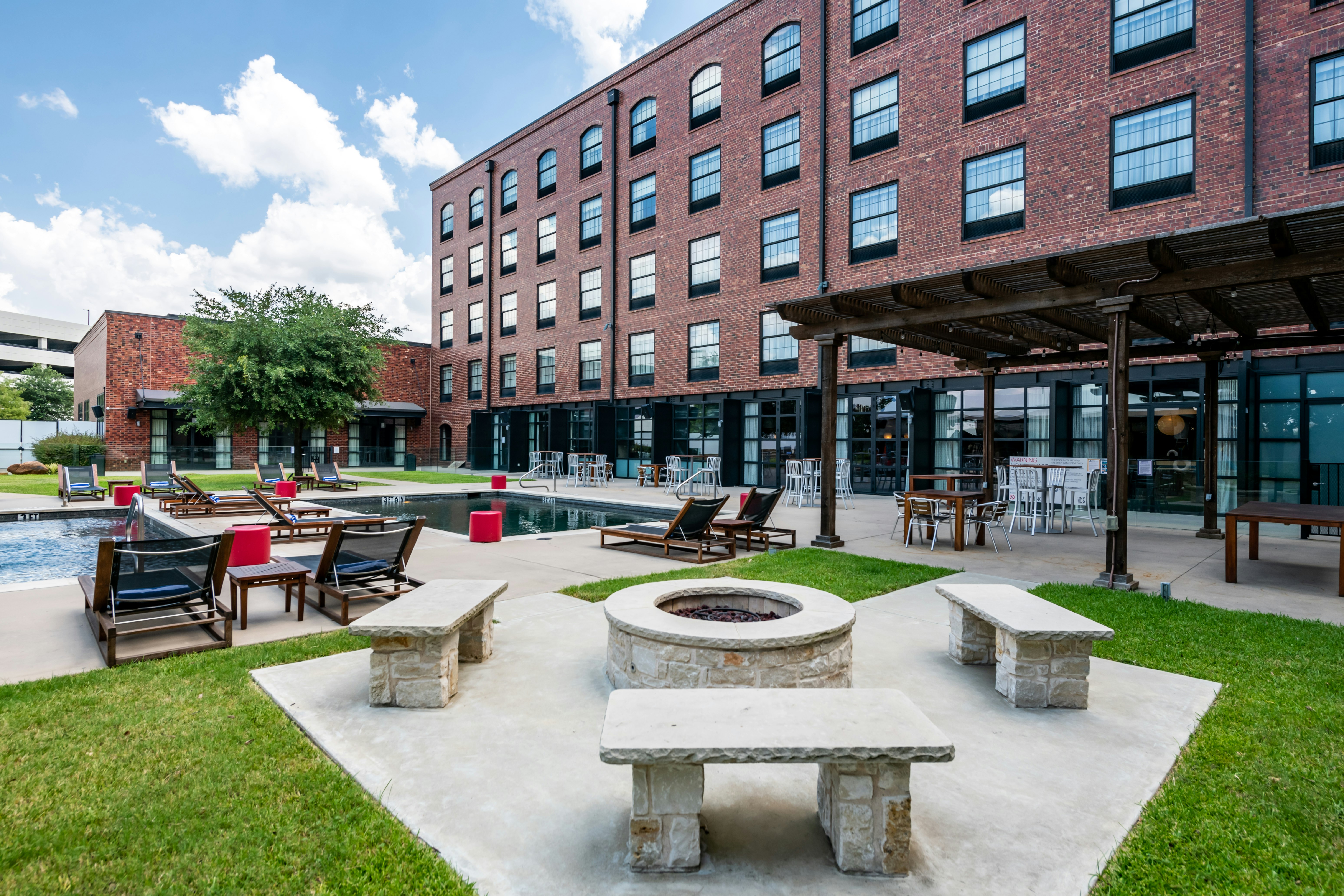 NYLO Las Colinas Hotel, Tapestry Collection by Hilton 59/61