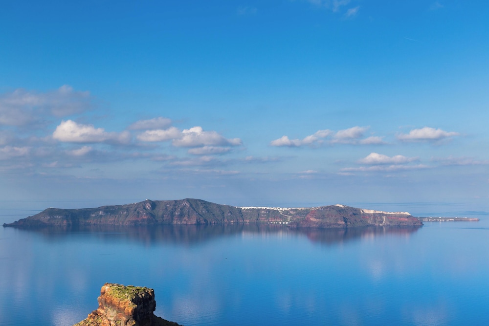 Kivotos Santorini 44/49