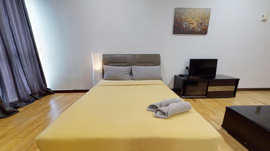 Studio, Queen Bed