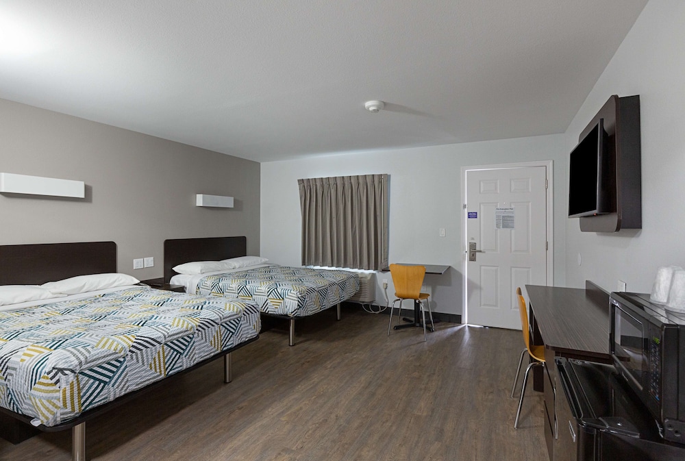 Motel6 Show Low, AZ 14/33
