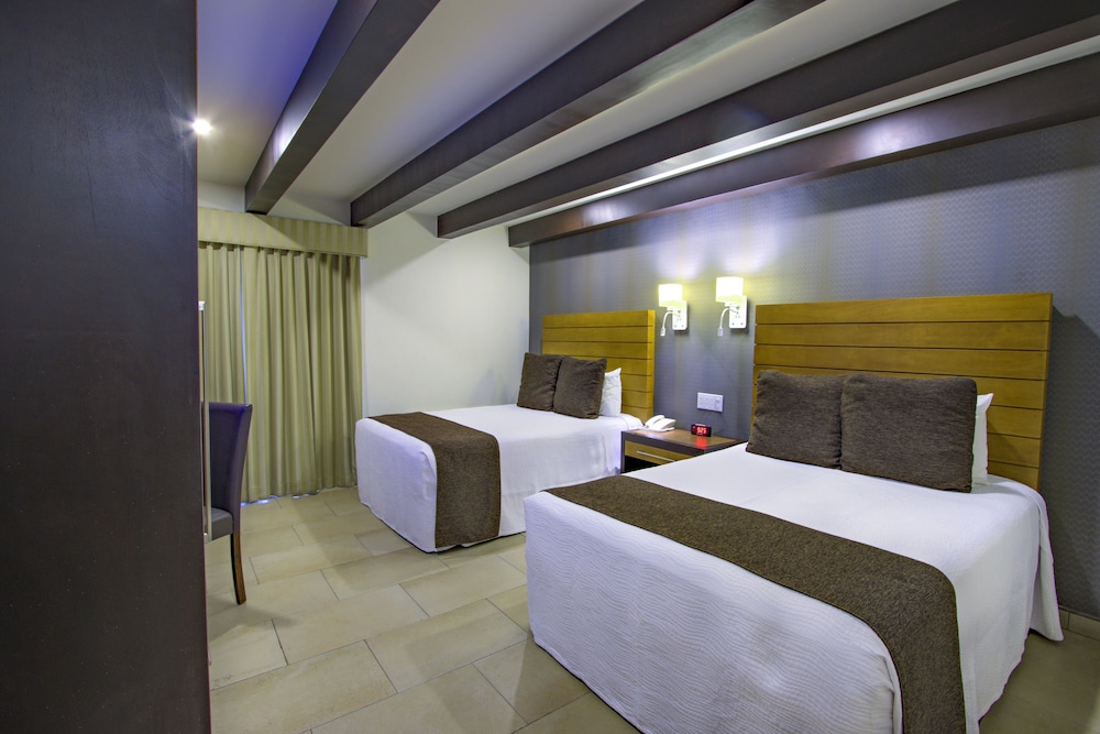 Hotel La Pinta 33/61