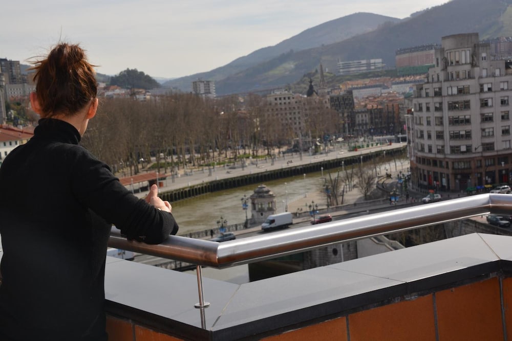 Hotel Bilbao Plaza 40/61
