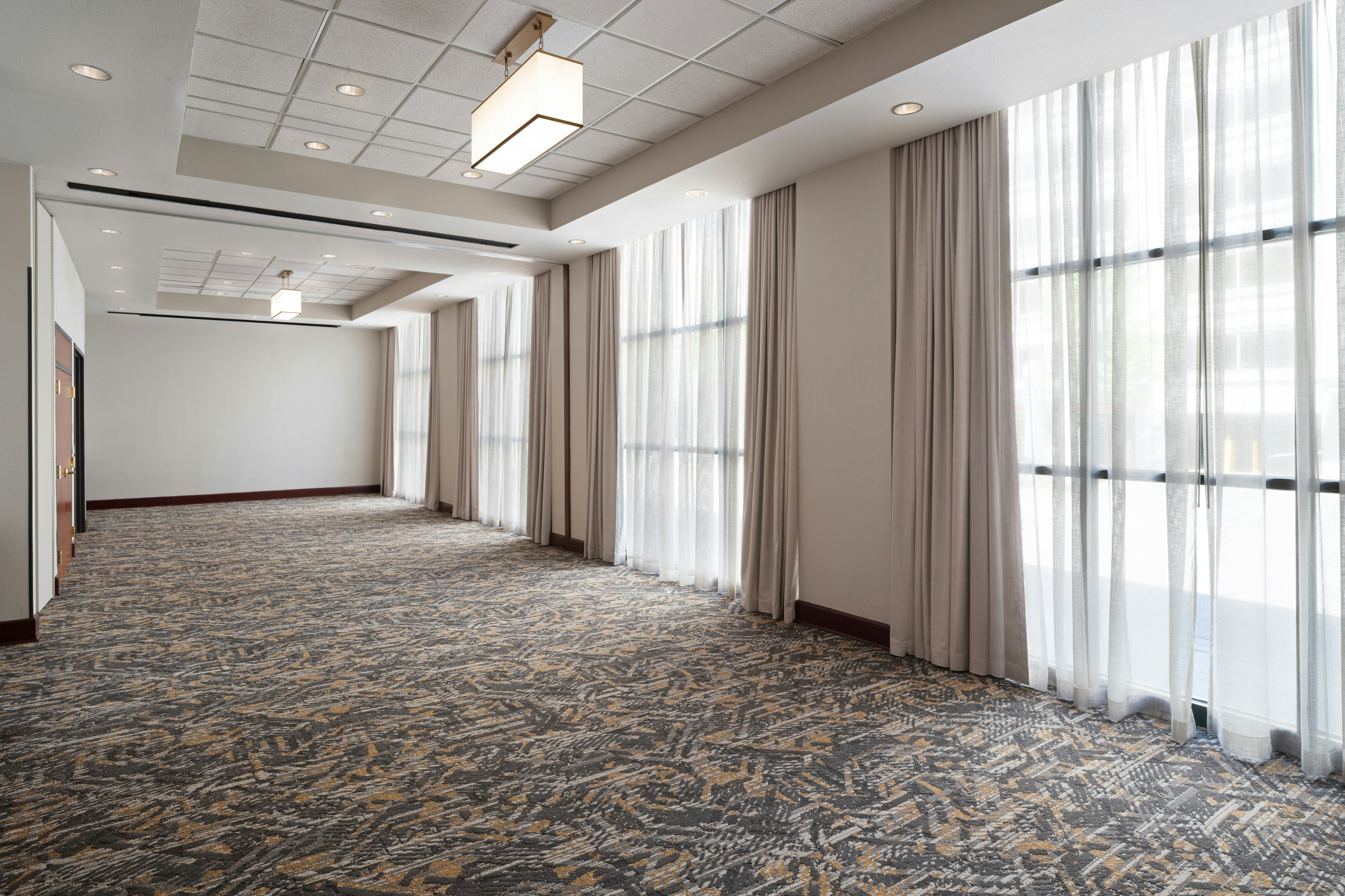 Embassy Suites Lincoln 26/28