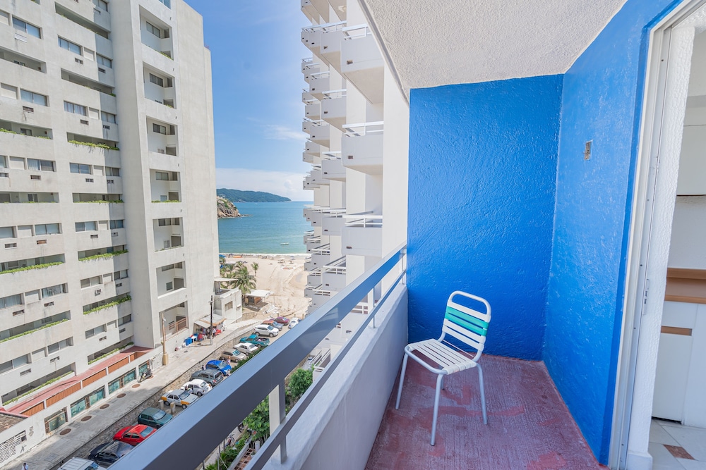 Playa Suites Acapulco 4/64