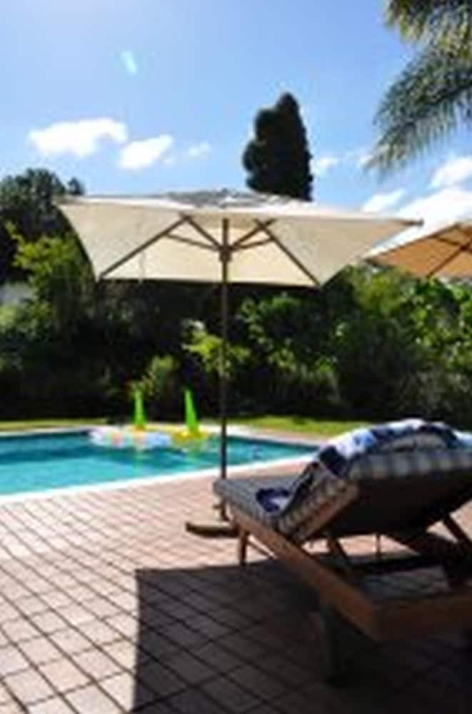 Plumbago Guest House 16/21