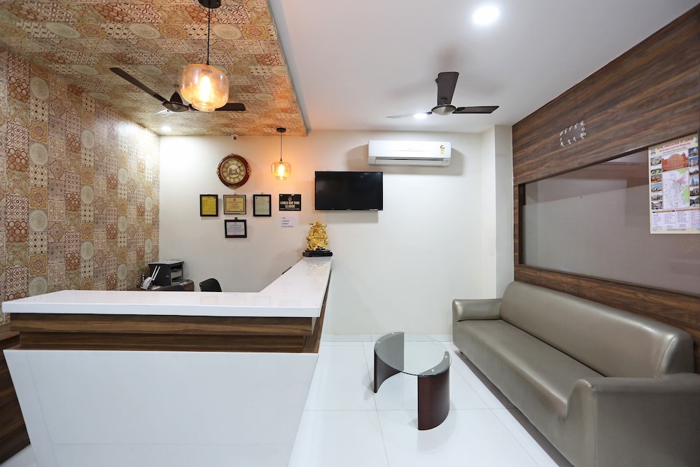 Oyo 9304 Hotel Swastika 17/21