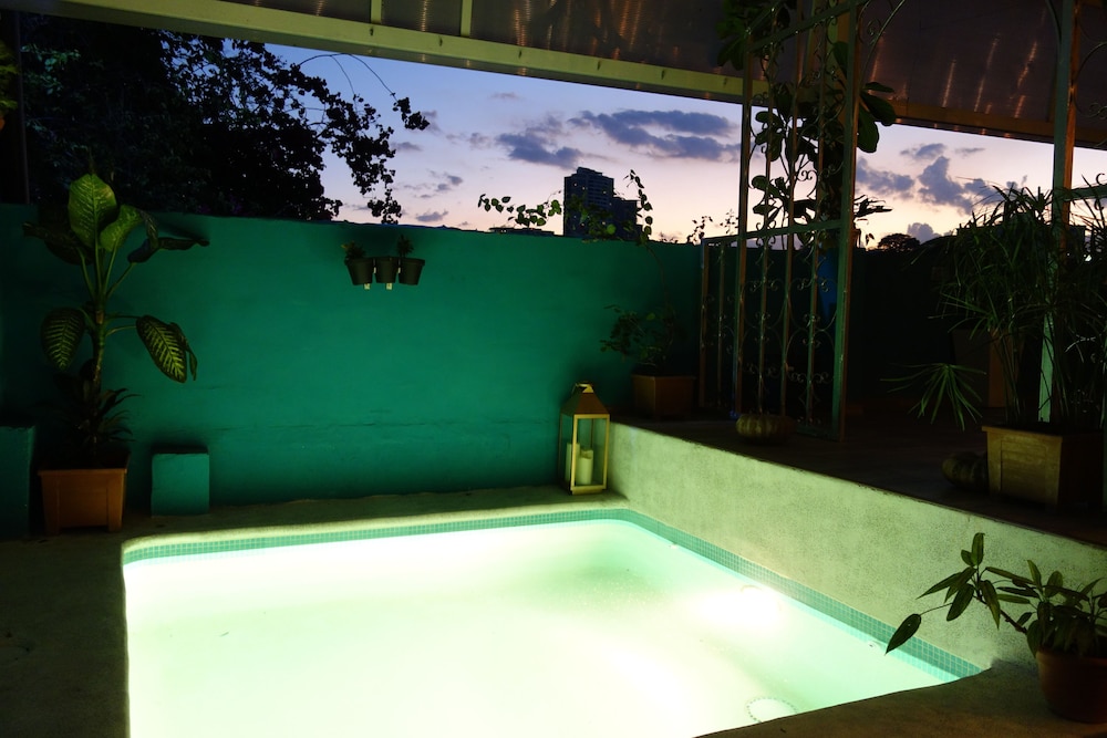 Morrison Hotel San Salvador 48/49
