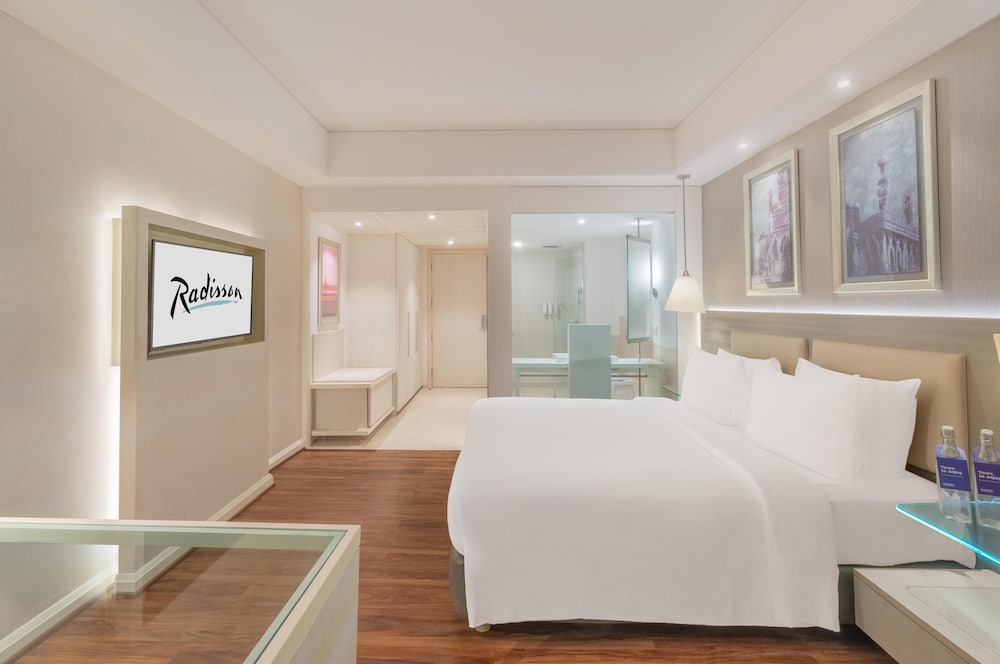 Premium, Twin Beds, Radisson Hyderabad Hitec City 10/10