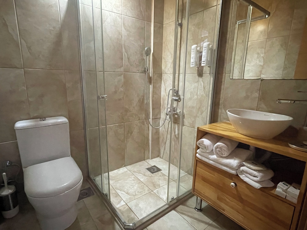 Cevizdibi Butik Otel 48/50