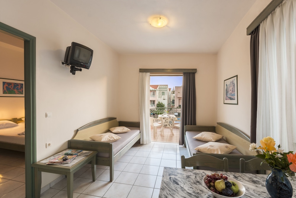 Lotus Hotel Apartments 28/50