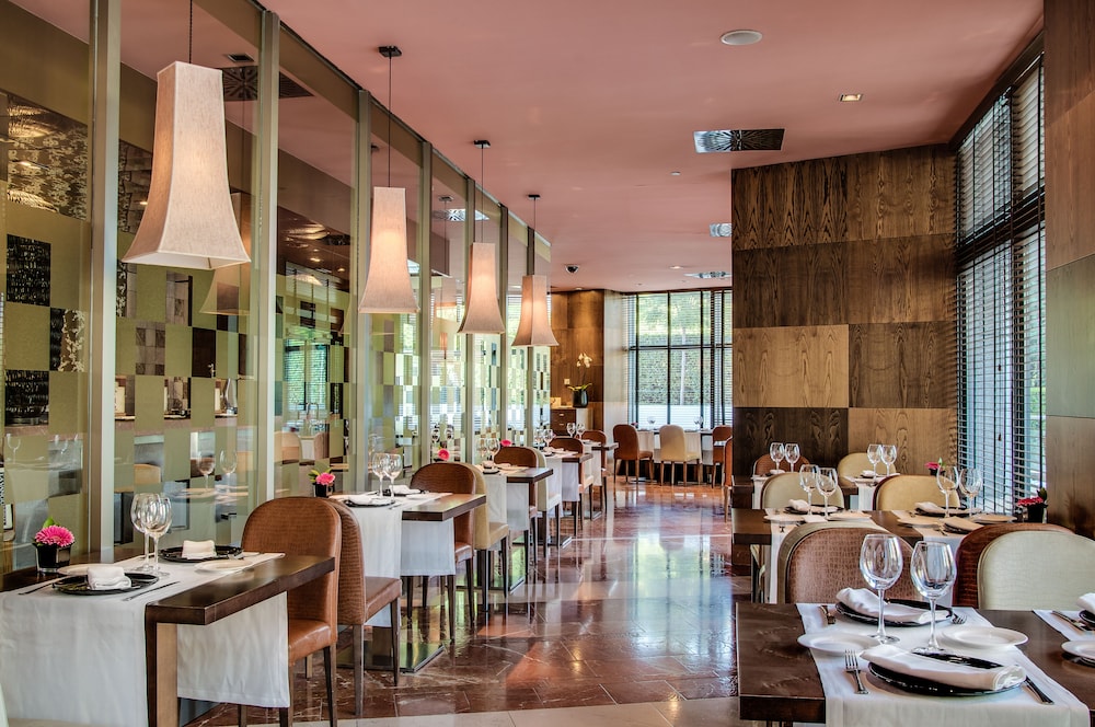 Eurostars Suites Mirasierra 54/63