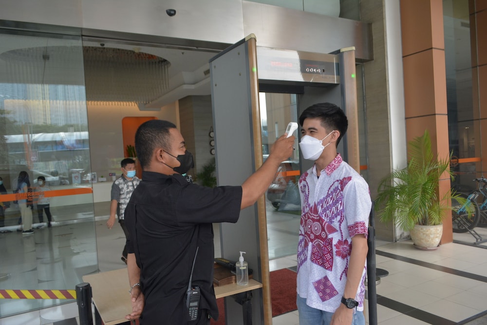 HARRIS Hotel & Conventions Bekasi 4/47