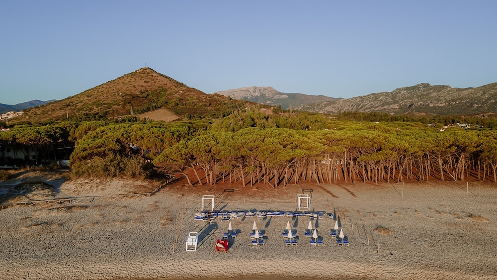 Hotel Village Fior di Sardegna 37/43