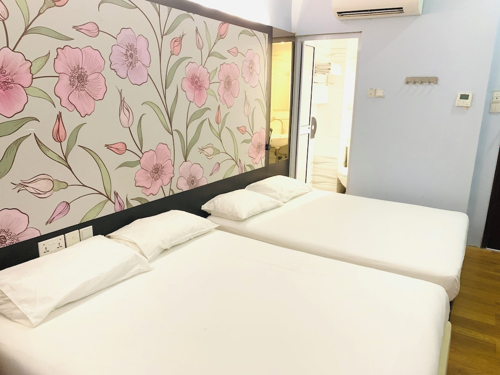 REGIN HOTEL 36/56