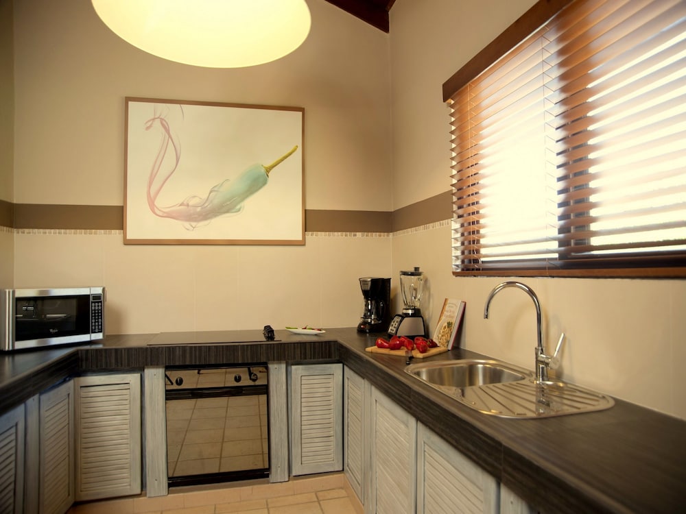 Cala Luna Boutique Hotel and Villas 52/86