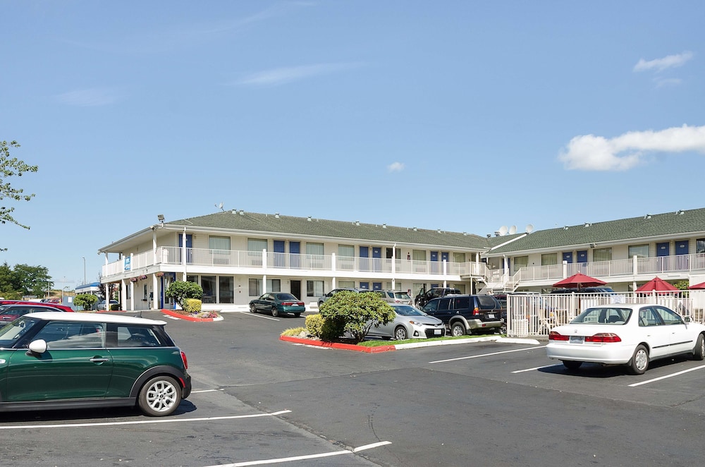 Motel6 Tacoma, WA - South 31/46