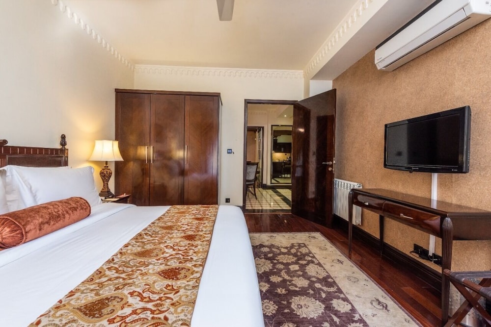 Heritage Luxury Suites - The Moor 14/65
