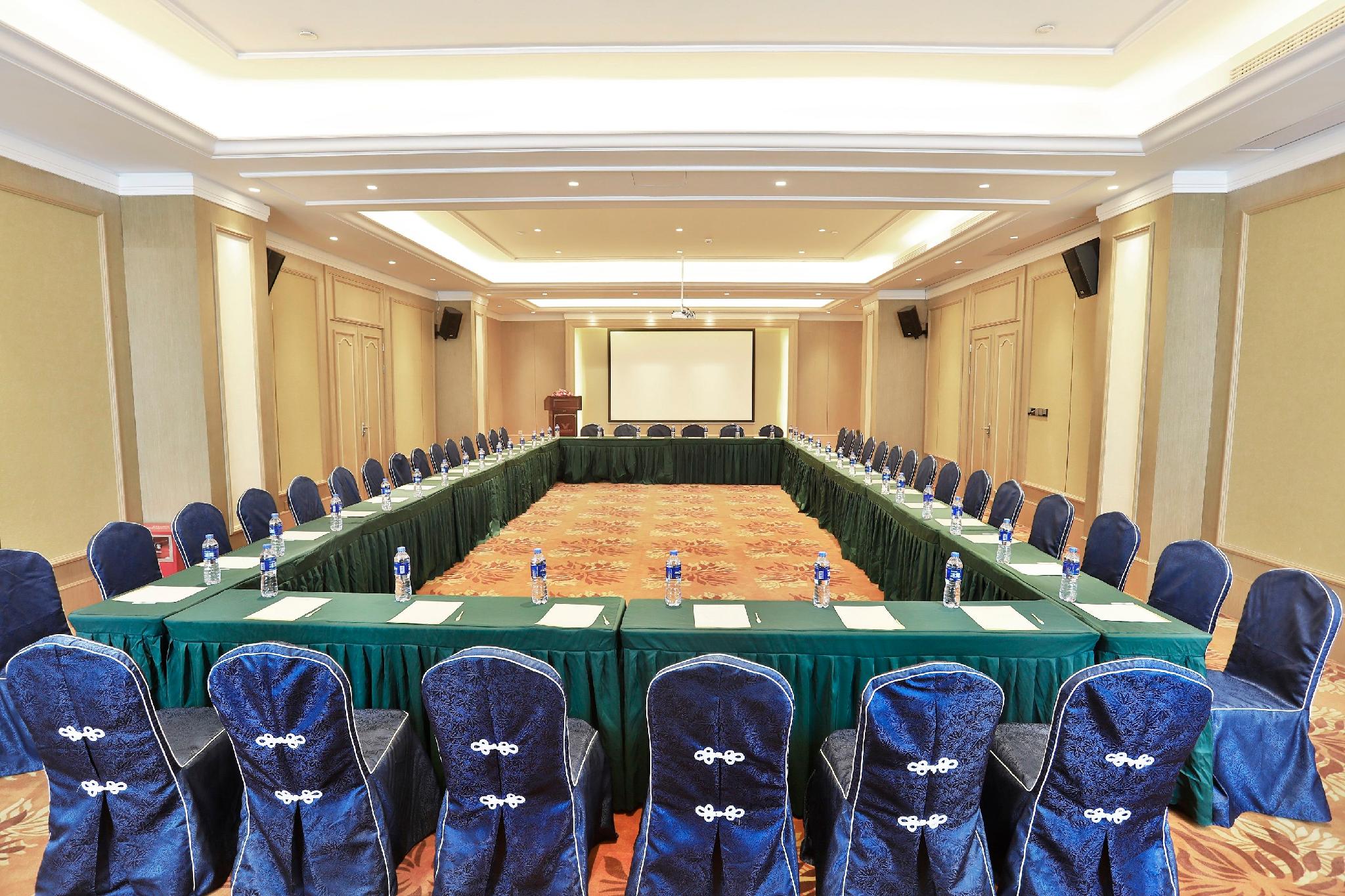 Vienna Hotels Group Zhuhai 47/53