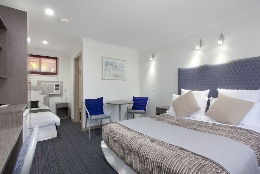 Sapphire Palms Motel 25/69