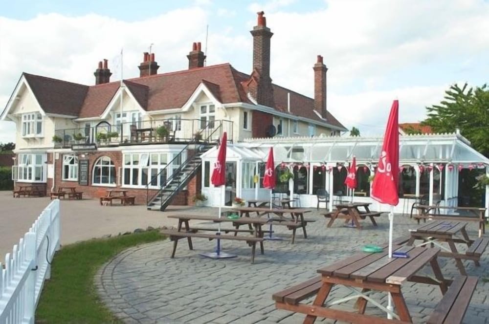 The Victory at Mersea 30/38