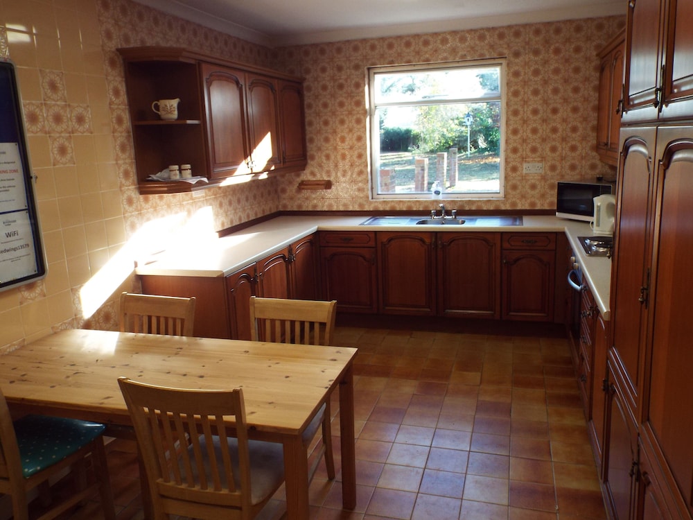Redwings Lodge Baldock 30/43