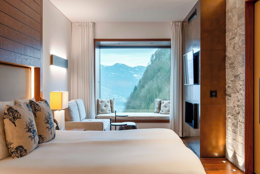 Contemporary, Deluxe, King Bed
