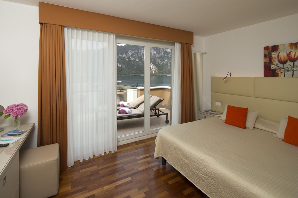 Hotel Campione 33/74