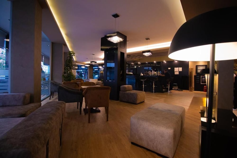 Albanopolis Hotel 44/60