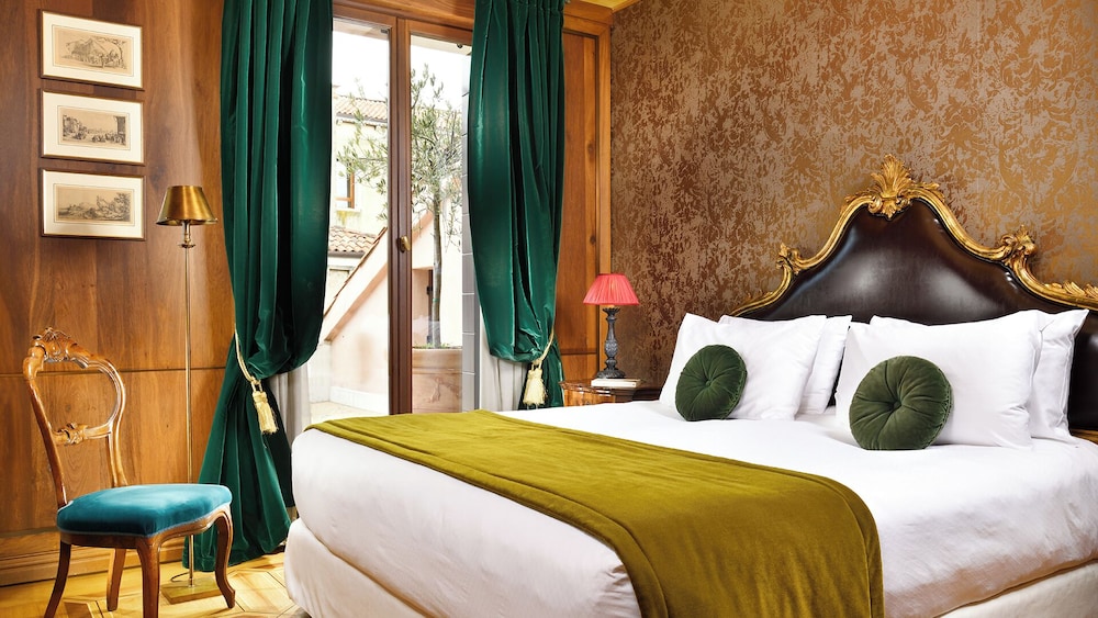 SUITE, CITY VIEW, TERRACE