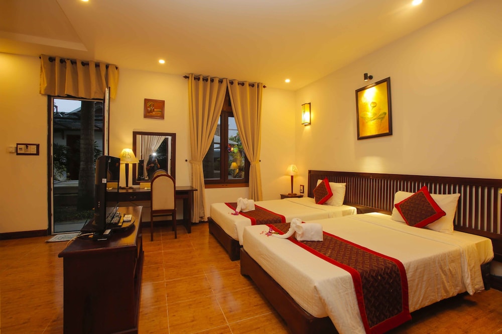 Deluxe, Twin Beds, Pool Side, Hoi An Garden Villas 2/8