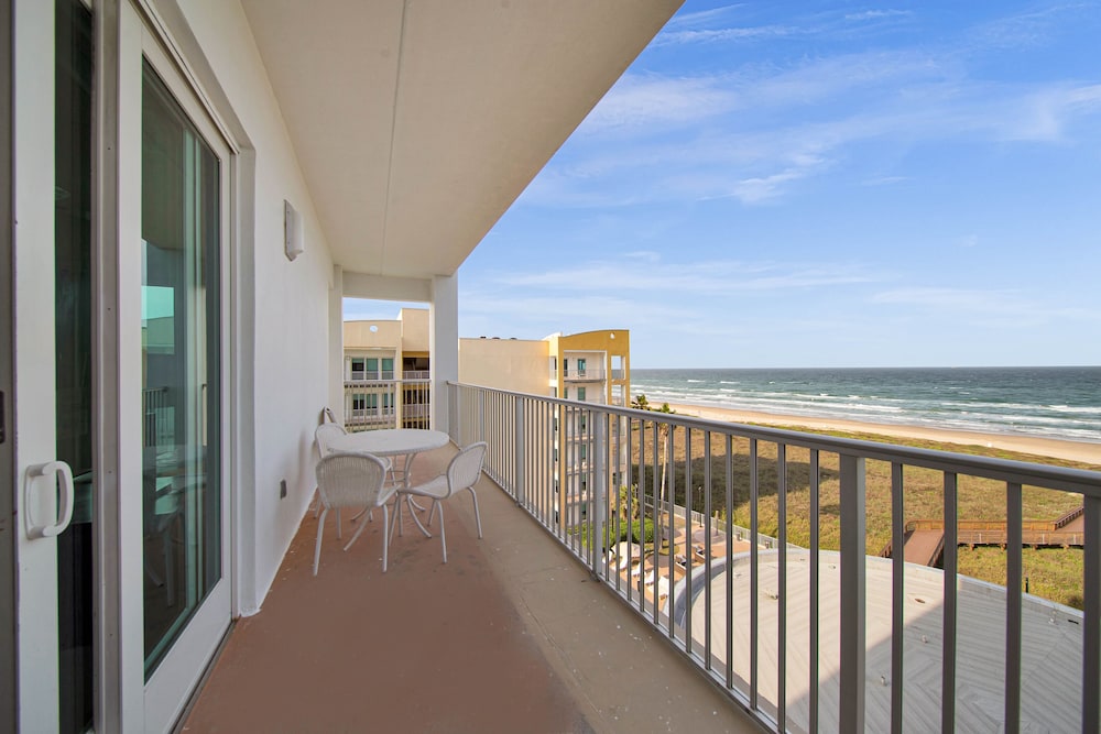 Peninsula Island Resort Spa All Suites 59/66