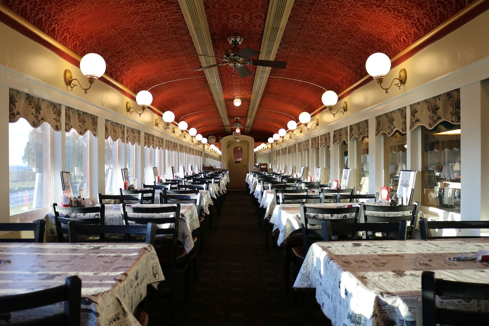 Red Caboose Motel 36/50